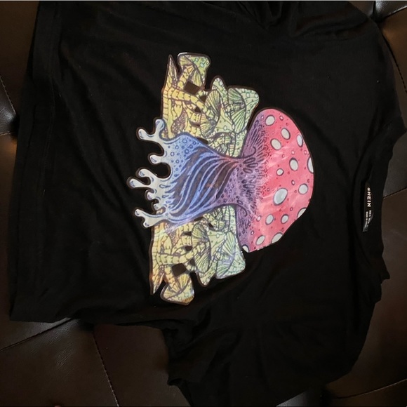 Multiple t-shirts - Picture 9 of 15